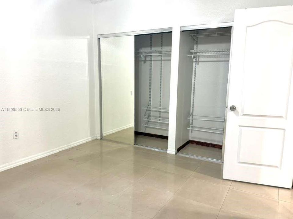 For Rent: $2,400 (2 beds, 1 baths, 1006 Square Feet)