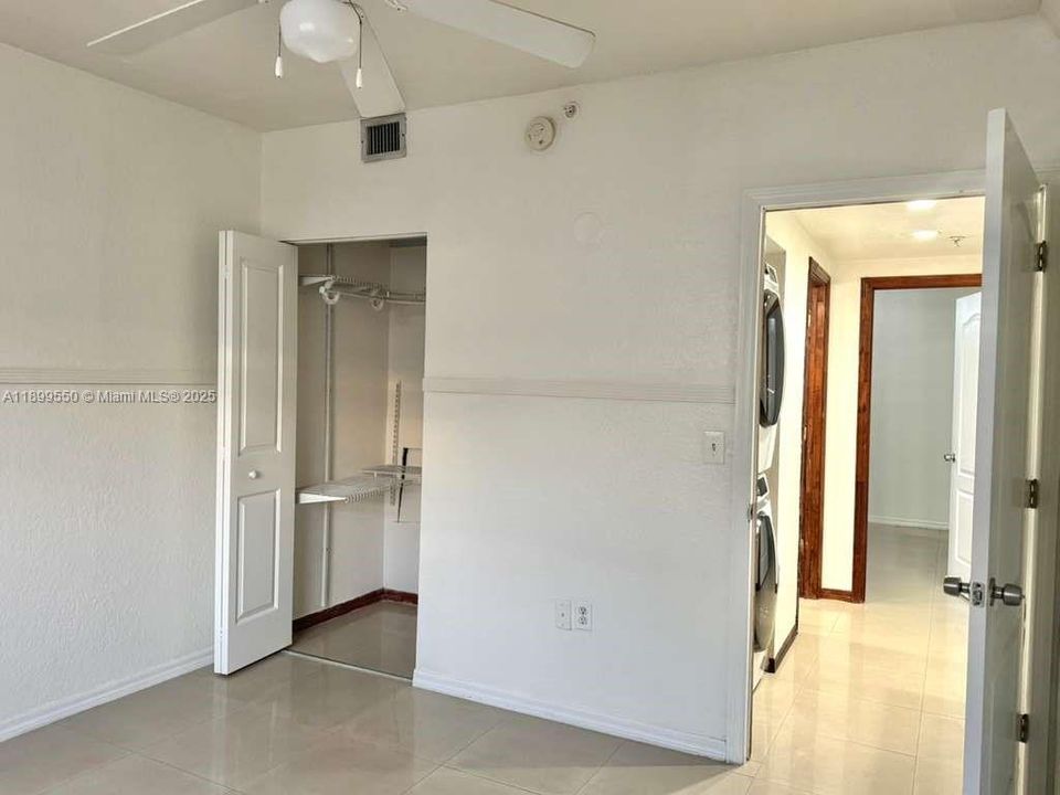 For Rent: $2,400 (2 beds, 1 baths, 1006 Square Feet)