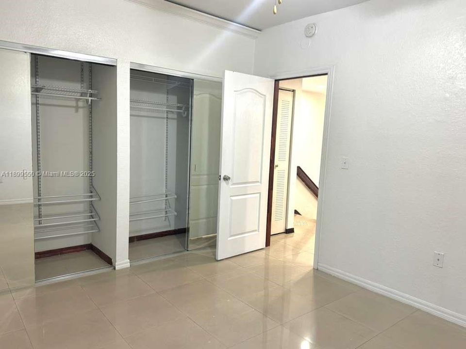 For Rent: $2,400 (2 beds, 1 baths, 1006 Square Feet)