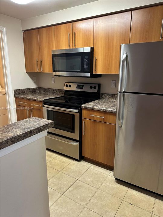 For Sale: $270,000 (2 beds, 2 baths, 1120 Square Feet)