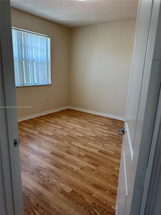 For Sale: $270,000 (2 beds, 2 baths, 1120 Square Feet)