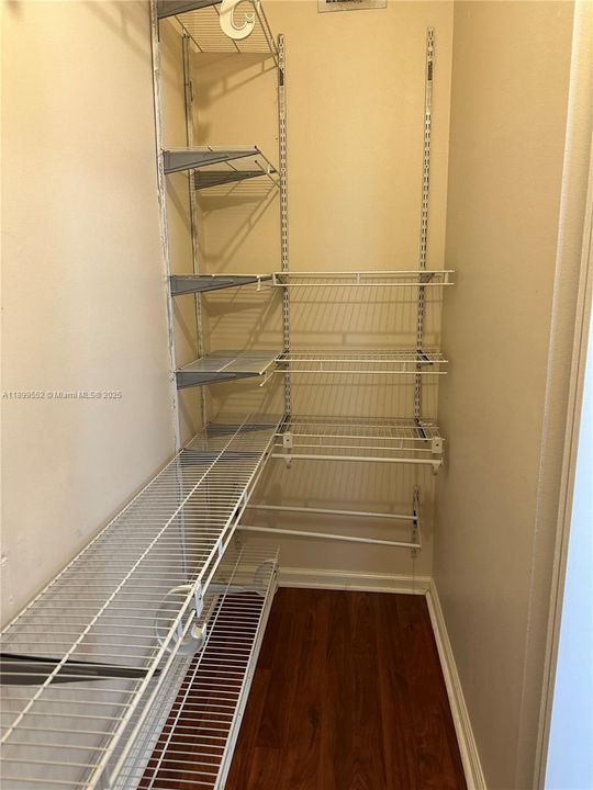 For Sale: $270,000 (2 beds, 2 baths, 1120 Square Feet)