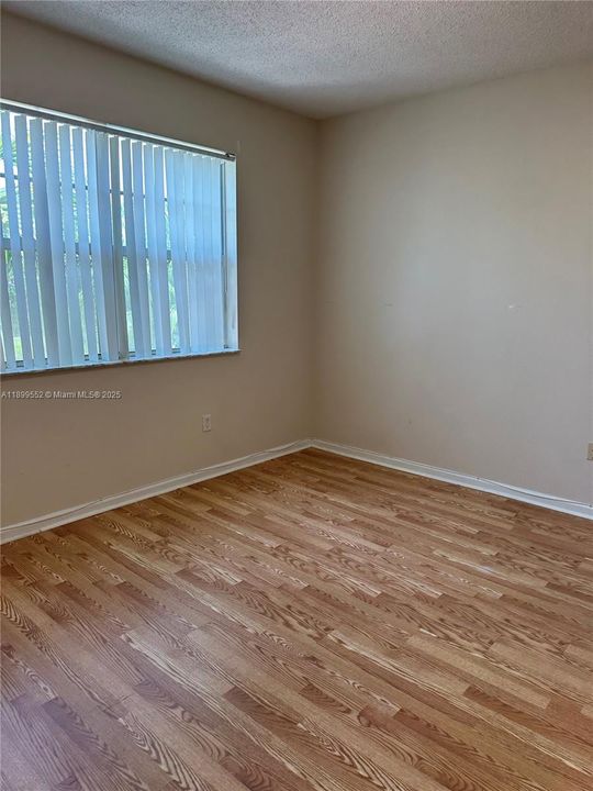 For Sale: $270,000 (2 beds, 2 baths, 1120 Square Feet)