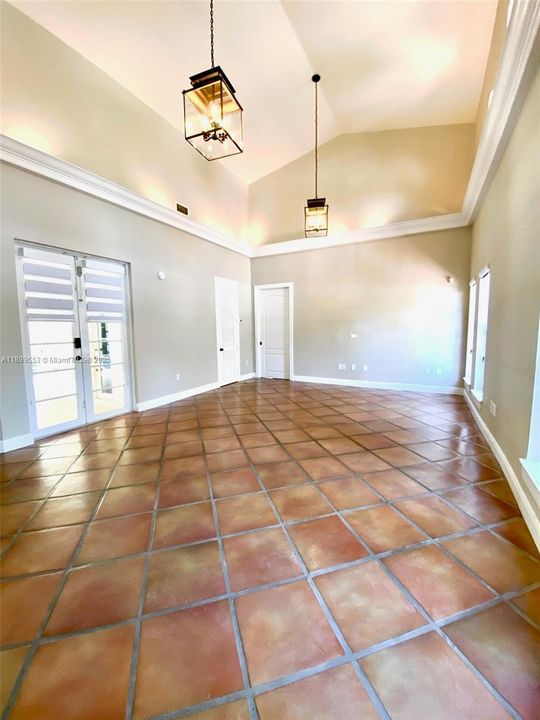 For Rent: $5,500 (3 beds, 3 baths, 2523 Square Feet)