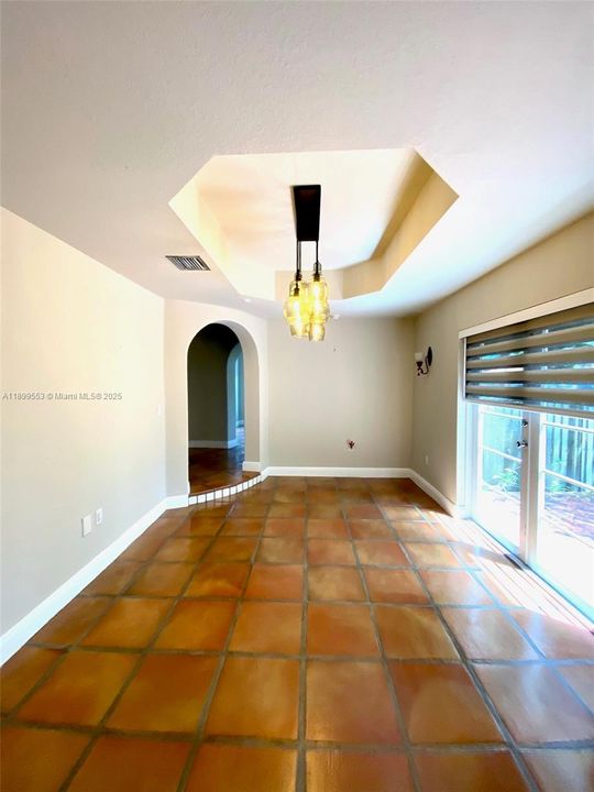 For Rent: $5,500 (3 beds, 3 baths, 2523 Square Feet)