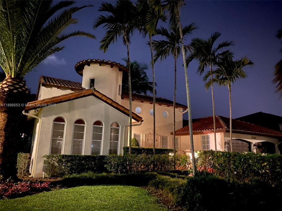 For Rent: $5,500 (3 beds, 3 baths, 2523 Square Feet)