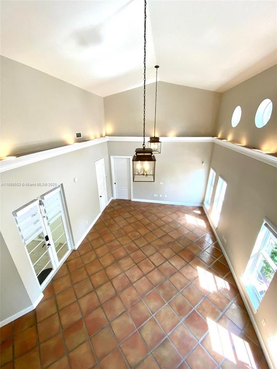 For Rent: $5,500 (3 beds, 3 baths, 2523 Square Feet)