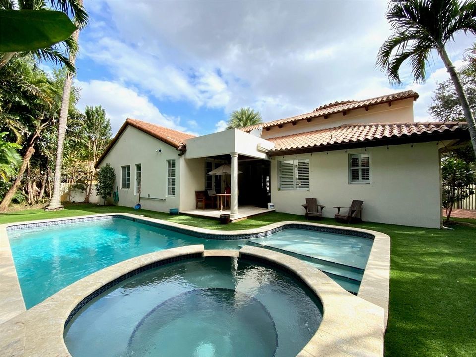 For Rent: $5,500 (3 beds, 3 baths, 2523 Square Feet)