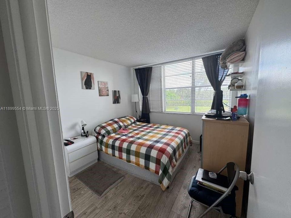 For Sale: $180,000 (2 beds, 2 baths, 980 Square Feet)