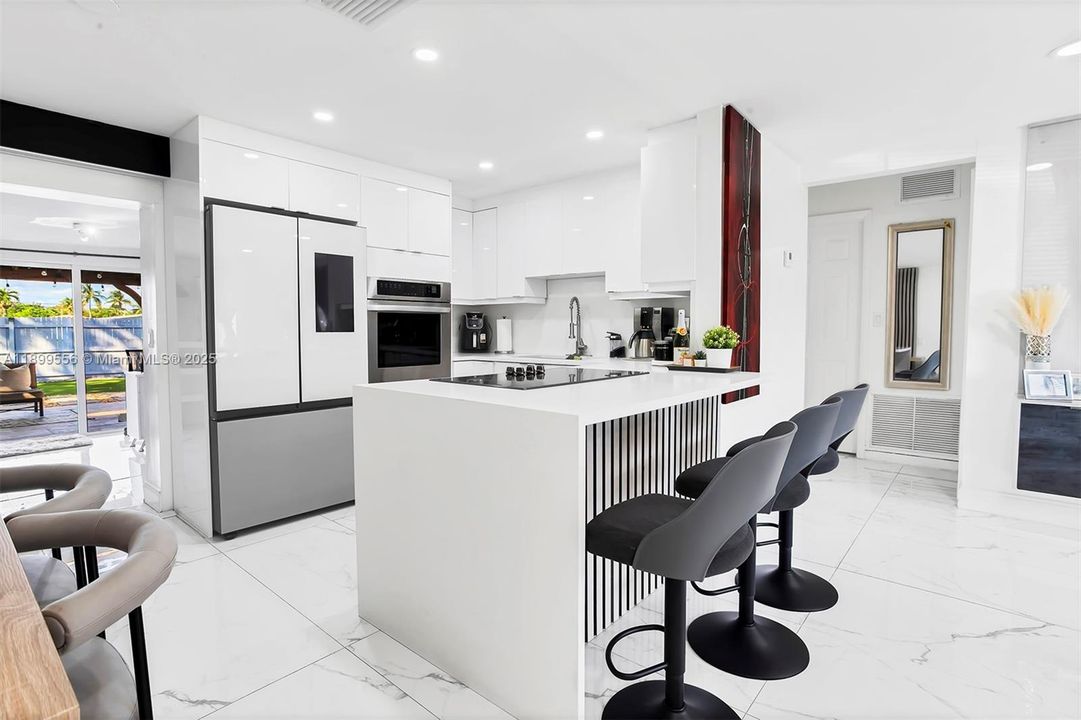 For Sale: $565,000 (3 beds, 2 baths, 1244 Square Feet)