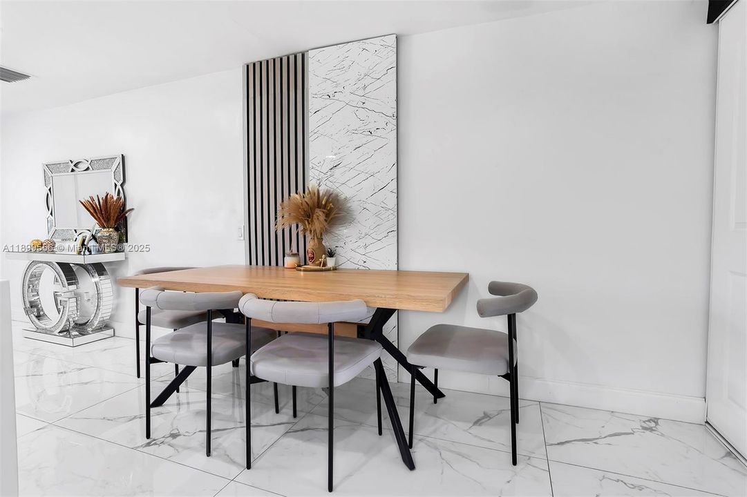 For Sale: $565,000 (3 beds, 2 baths, 1244 Square Feet)