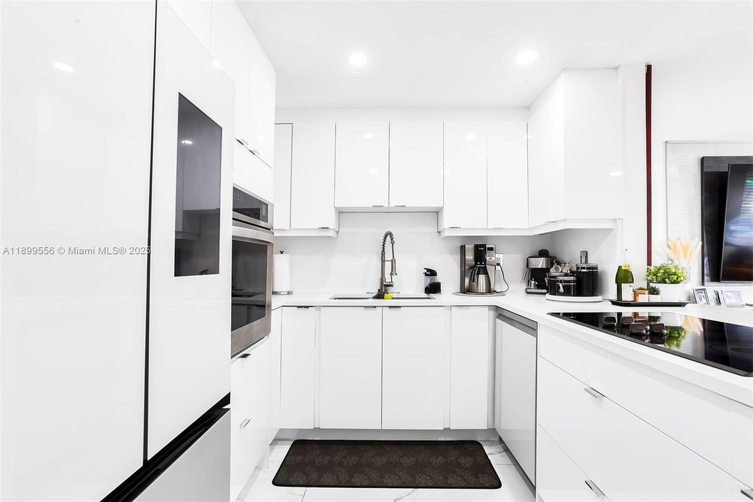 For Sale: $565,000 (3 beds, 2 baths, 1244 Square Feet)