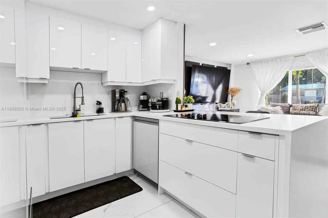 For Sale: $565,000 (3 beds, 2 baths, 1244 Square Feet)