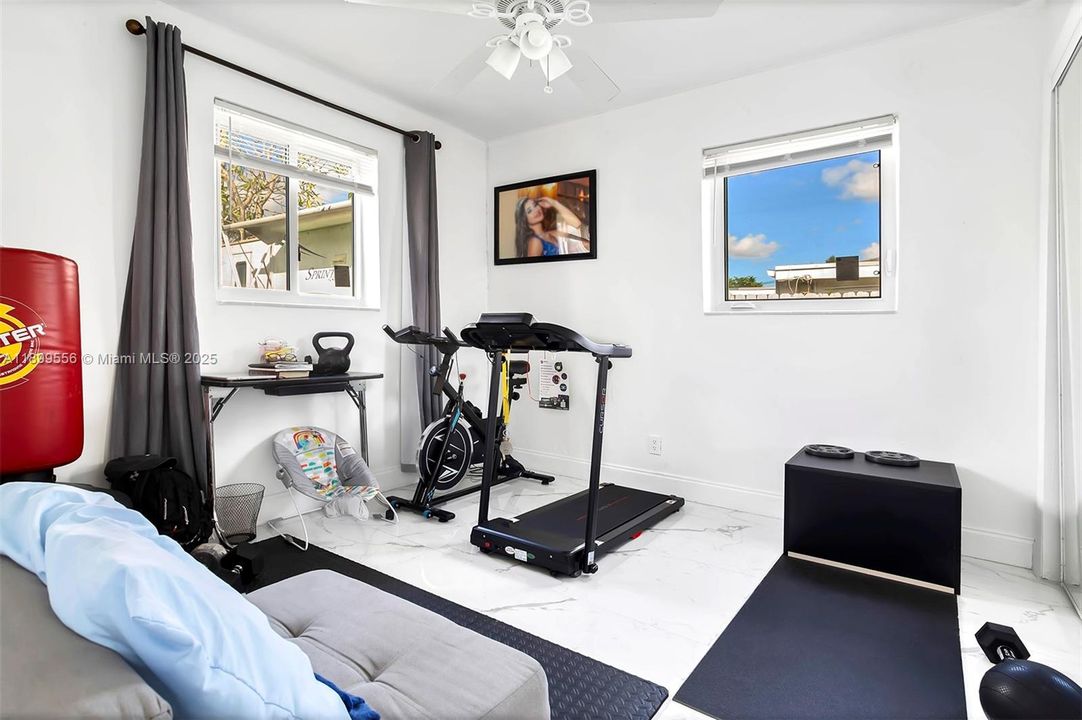 For Sale: $565,000 (3 beds, 2 baths, 1244 Square Feet)