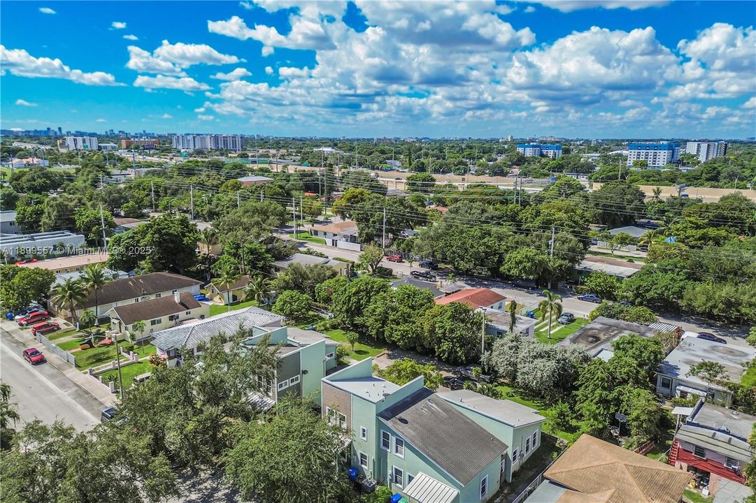 For Sale: $198,000 (1 beds, 1 baths, 690 Square Feet)