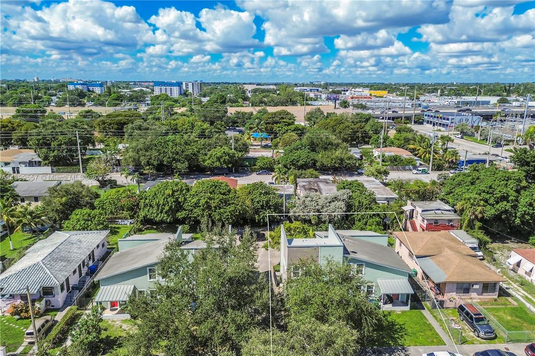 For Sale: $198,000 (1 beds, 1 baths, 690 Square Feet)