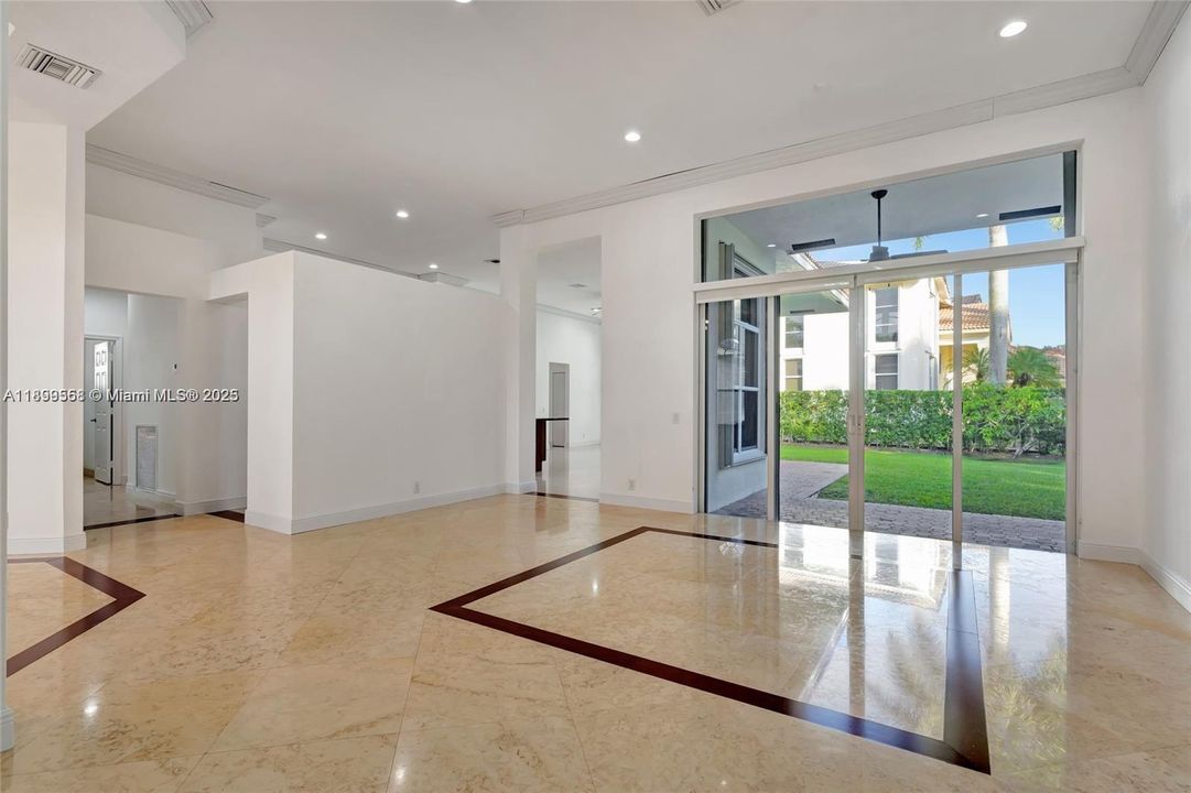 Recently Rented: $6,790 (4 beds, 3 baths, 2716 Square Feet)