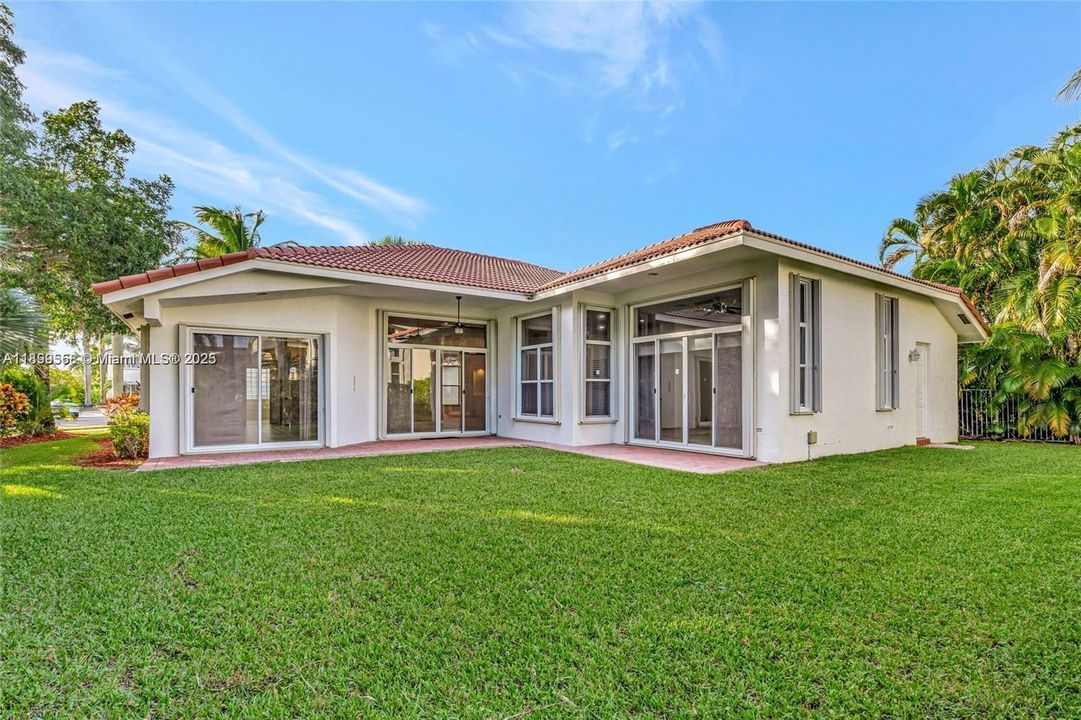 Recently Rented: $6,790 (4 beds, 3 baths, 2716 Square Feet)