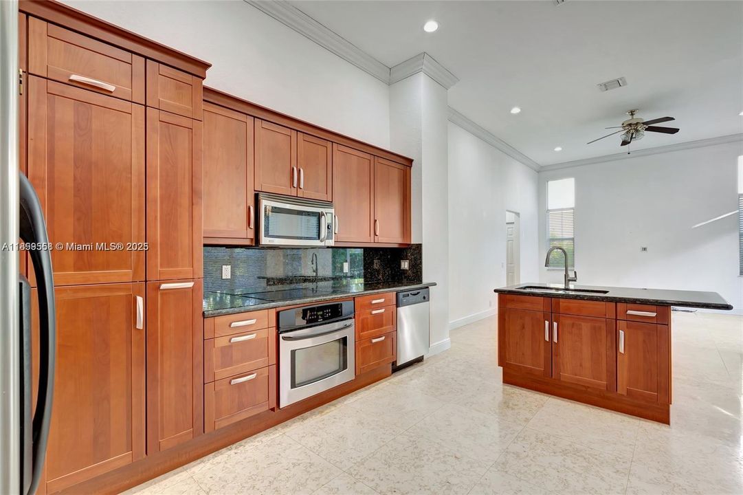 Recently Rented: $6,790 (4 beds, 3 baths, 2716 Square Feet)