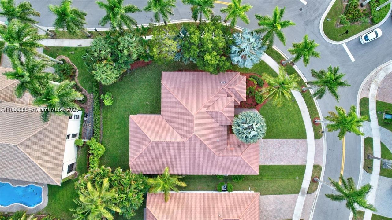 Recently Rented: $6,790 (4 beds, 3 baths, 2716 Square Feet)