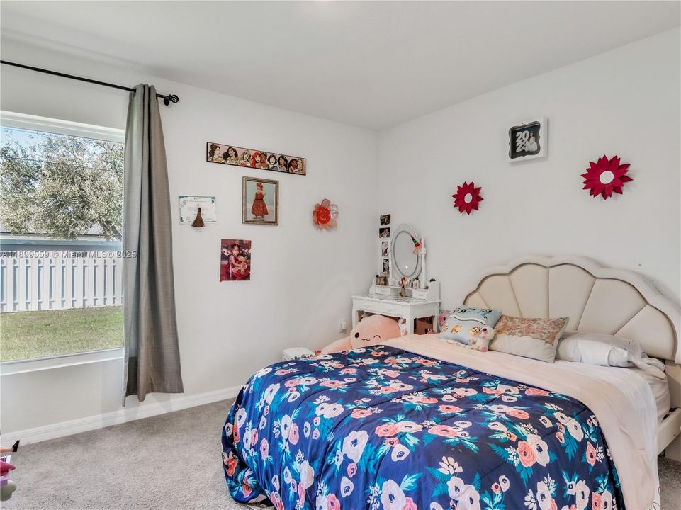 待售: $255,000 (3 贝兹, 2 浴室, 1551 平方英尺)