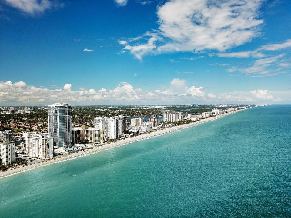 For Sale: $524,900 (1 beds, 1 baths, 835 Square Feet)