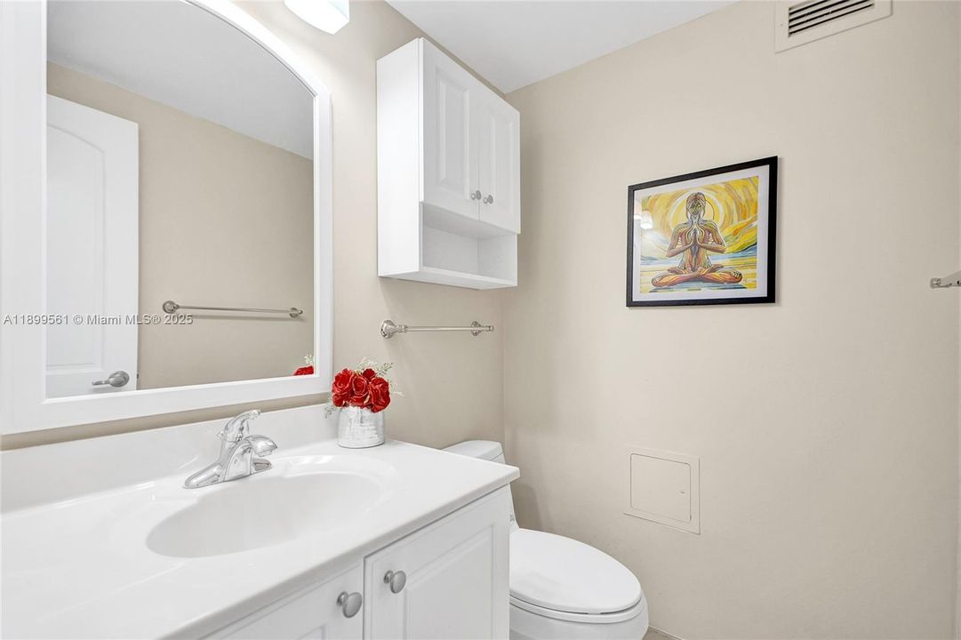 For Sale: $524,900 (1 beds, 1 baths, 835 Square Feet)