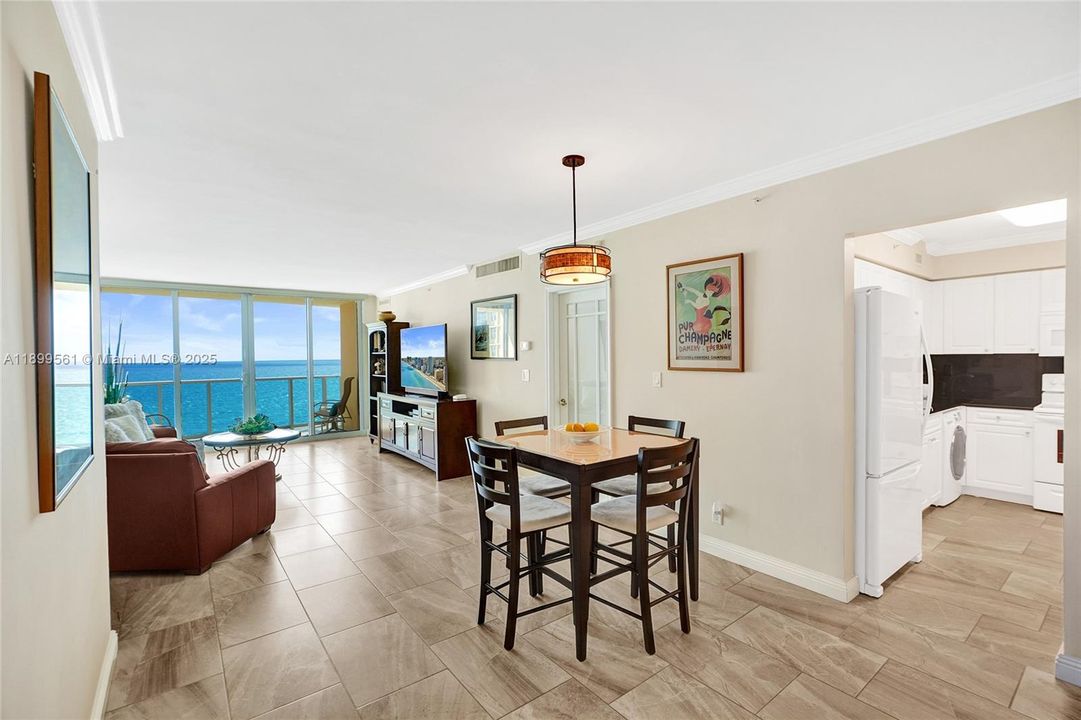 For Sale: $524,900 (1 beds, 1 baths, 835 Square Feet)