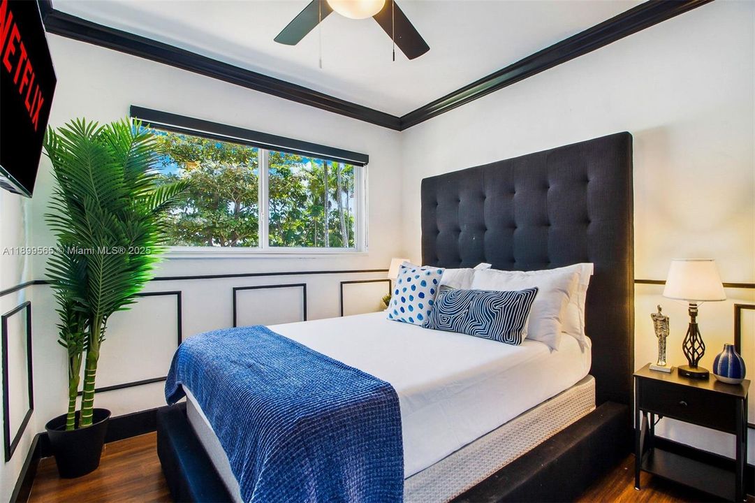 For Sale: $1,600,000 (6 beds, 3 baths, 2431 Square Feet)