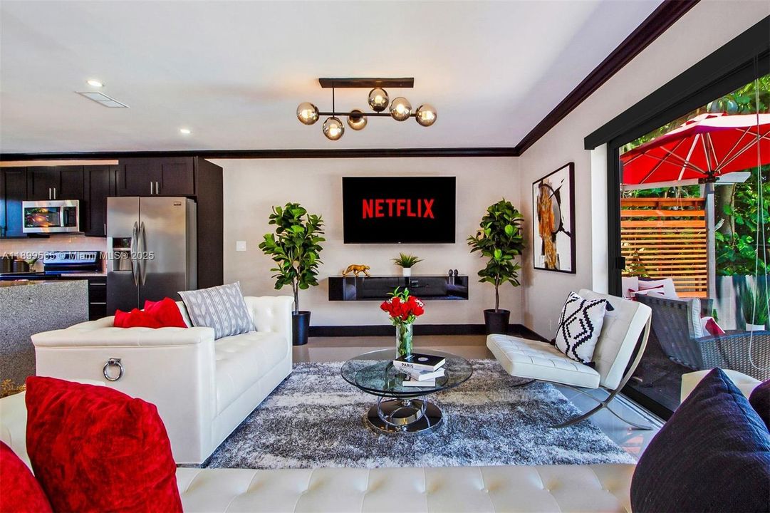 For Sale: $1,600,000 (6 beds, 3 baths, 2431 Square Feet)