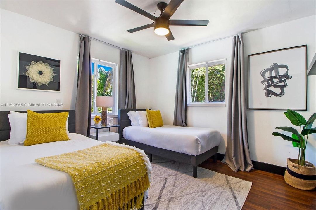 For Sale: $1,600,000 (6 beds, 3 baths, 2431 Square Feet)