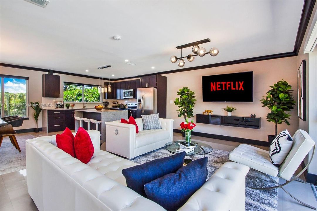 For Sale: $1,600,000 (6 beds, 3 baths, 2431 Square Feet)