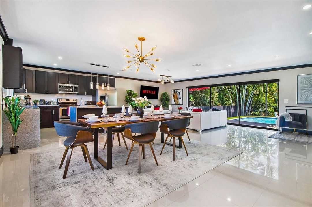 For Sale: $1,600,000 (6 beds, 3 baths, 2431 Square Feet)