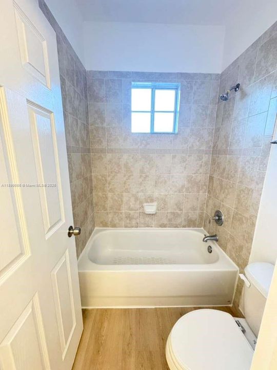 Active With Contract: $2,500 (3 beds, 2 baths, 1478 Square Feet)