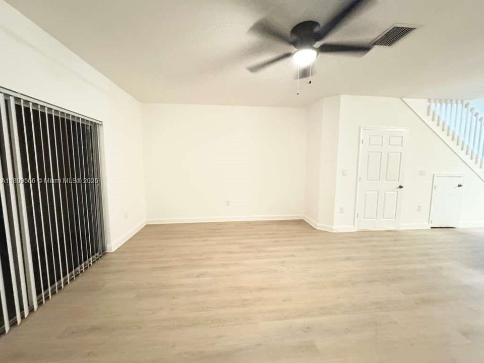 Active With Contract: $2,500 (3 beds, 2 baths, 1478 Square Feet)