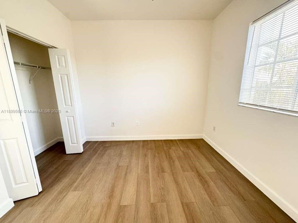 Active With Contract: $2,500 (3 beds, 2 baths, 1478 Square Feet)