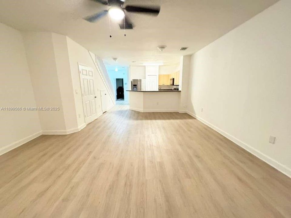 Active With Contract: $2,500 (3 beds, 2 baths, 1478 Square Feet)