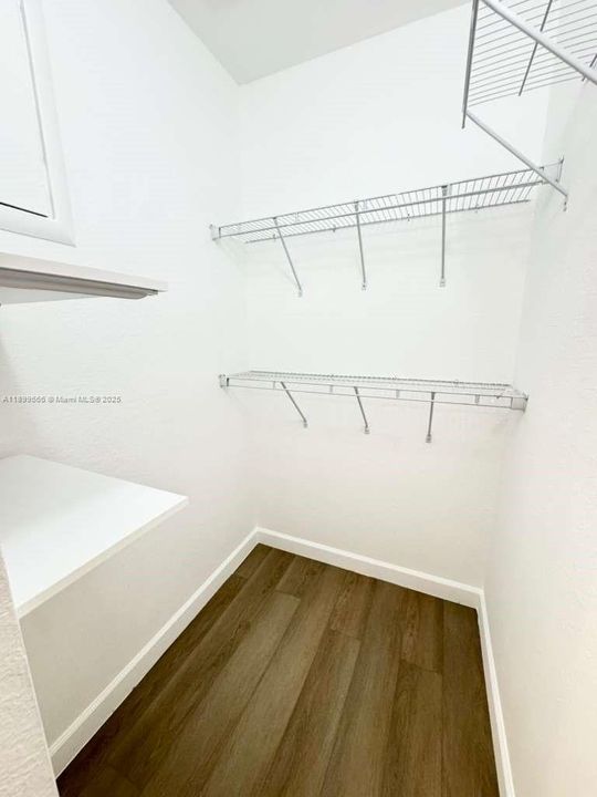 Active With Contract: $2,500 (3 beds, 2 baths, 1478 Square Feet)