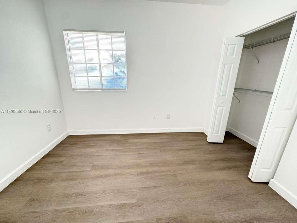 Active With Contract: $2,500 (3 beds, 2 baths, 1478 Square Feet)