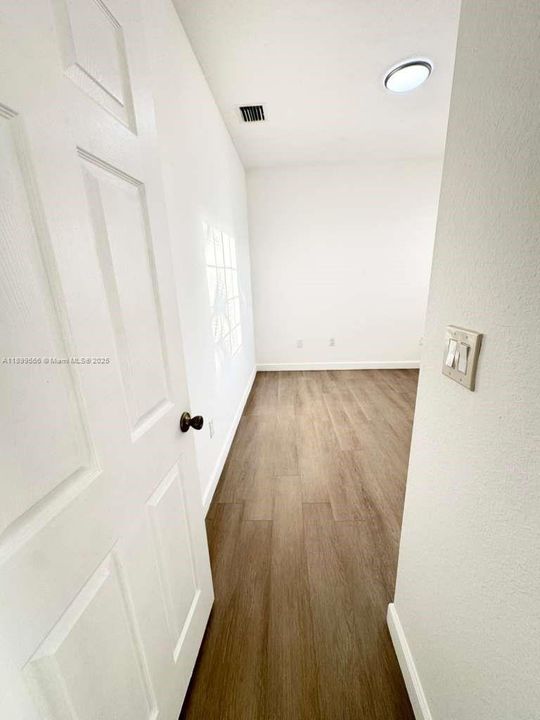 Active With Contract: $2,500 (3 beds, 2 baths, 1478 Square Feet)