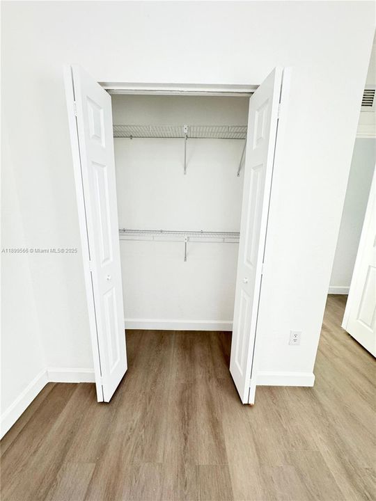 Active With Contract: $2,500 (3 beds, 2 baths, 1478 Square Feet)