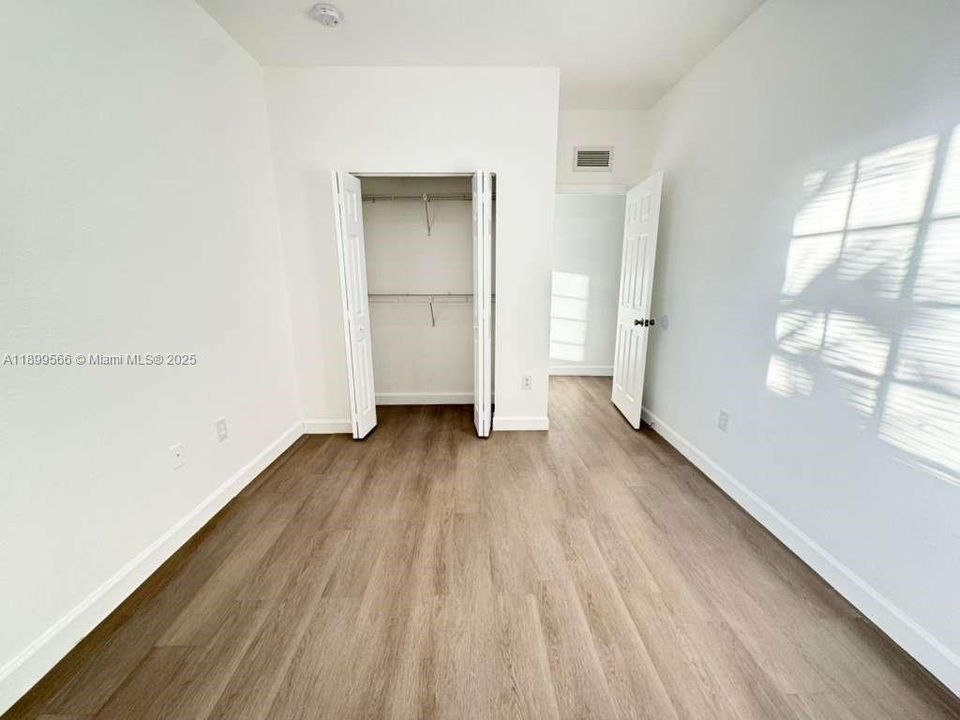 Active With Contract: $2,500 (3 beds, 2 baths, 1478 Square Feet)