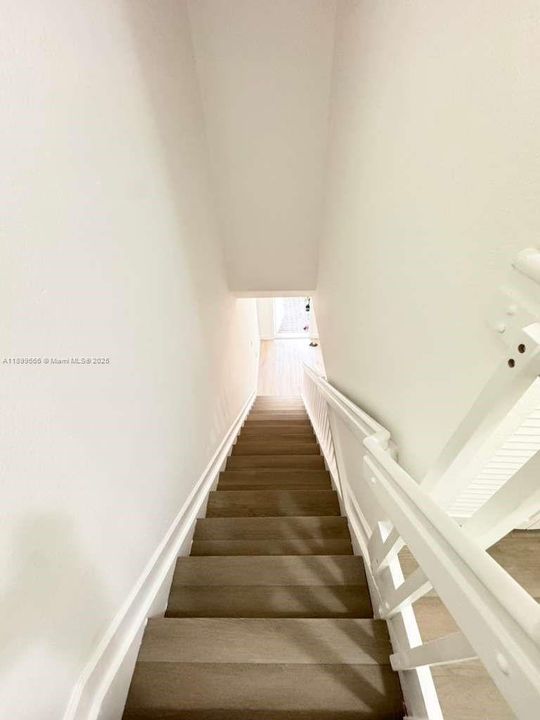 Active With Contract: $2,500 (3 beds, 2 baths, 1478 Square Feet)