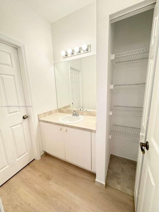 Active With Contract: $2,500 (3 beds, 2 baths, 1478 Square Feet)