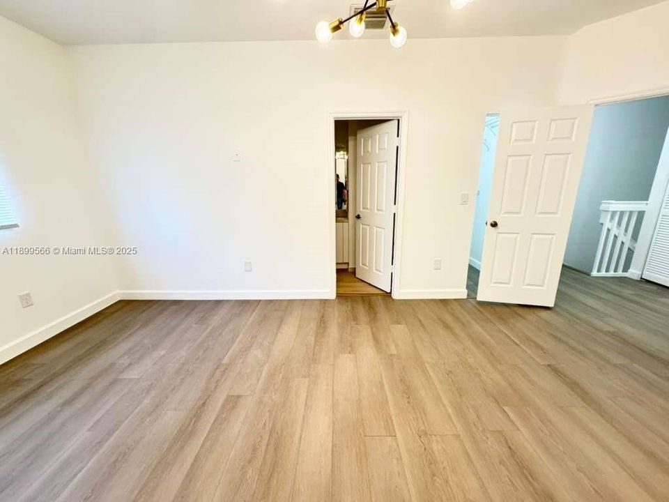 Active With Contract: $2,500 (3 beds, 2 baths, 1478 Square Feet)