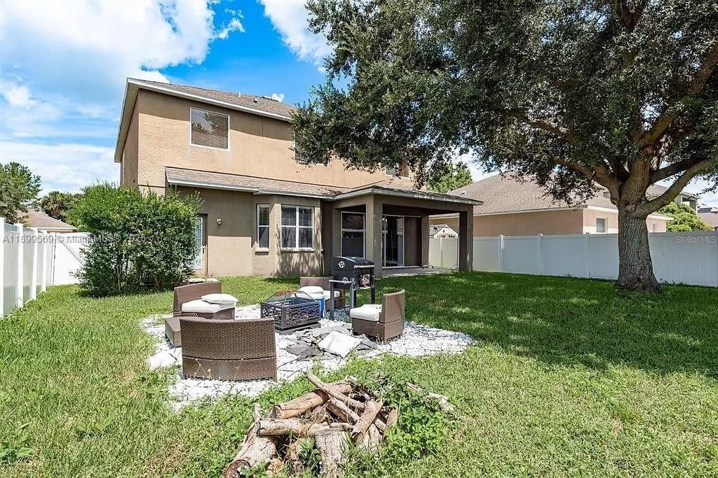 出租: $2,500 (4 贝兹, 3 浴室, 2656 平方英尺)