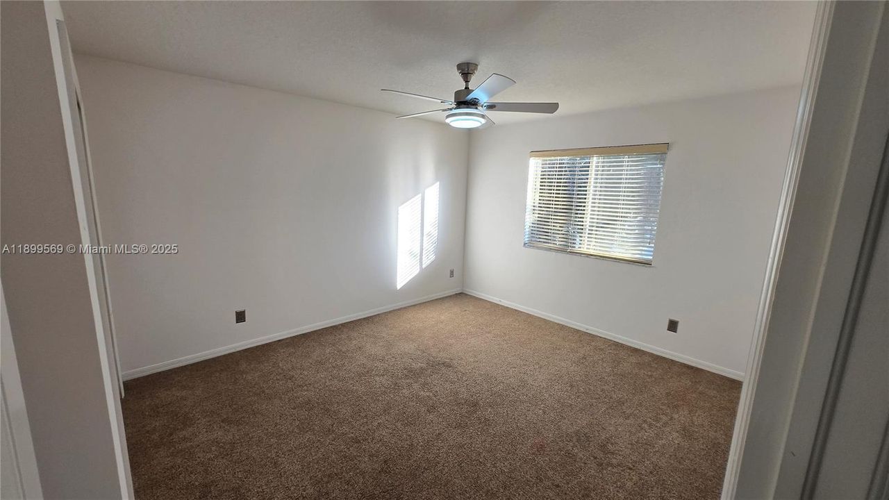 出租: $2,500 (4 贝兹, 3 浴室, 2656 平方英尺)