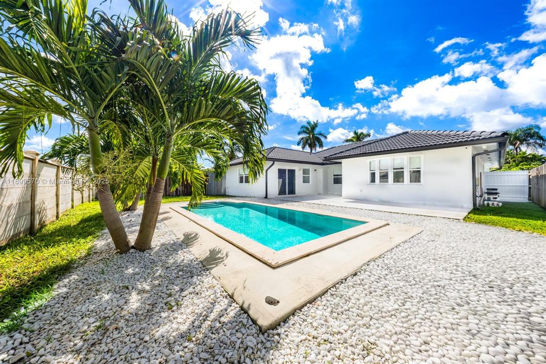 Recently Rented: $5,000 (6 beds, 4 baths, 2367 Square Feet)