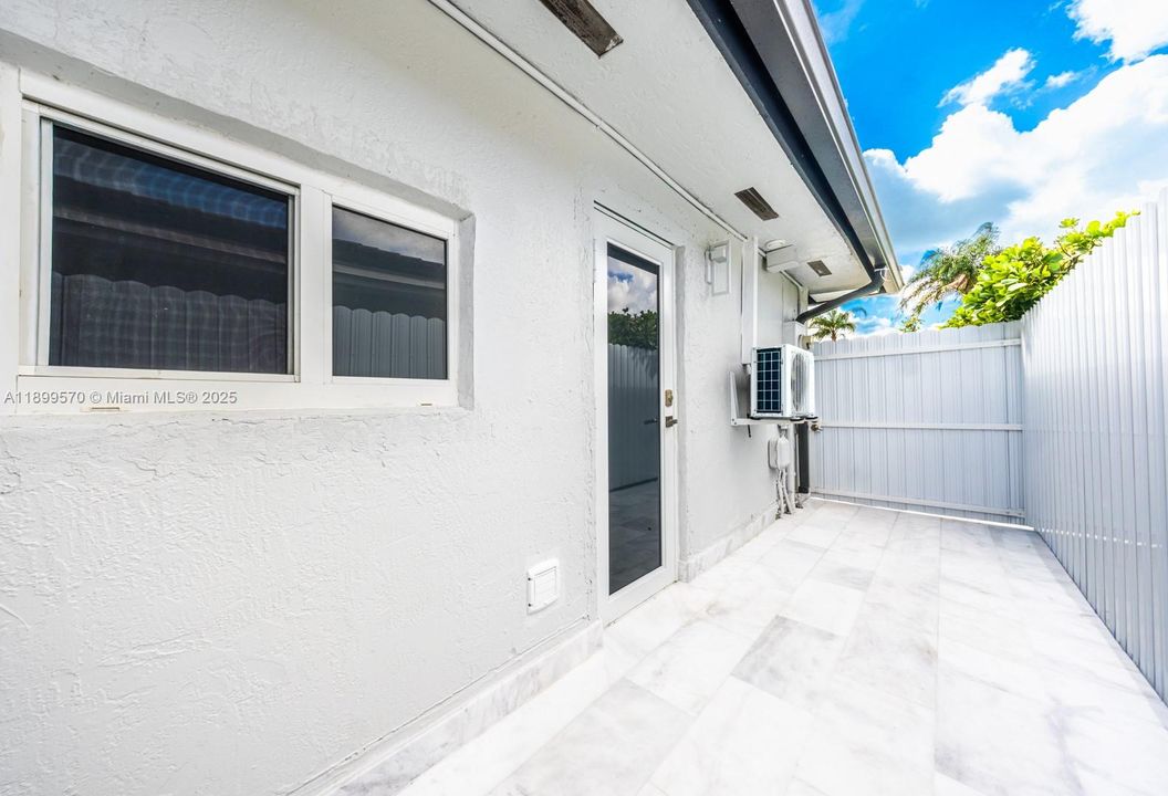 Recently Rented: $5,000 (6 beds, 4 baths, 2367 Square Feet)