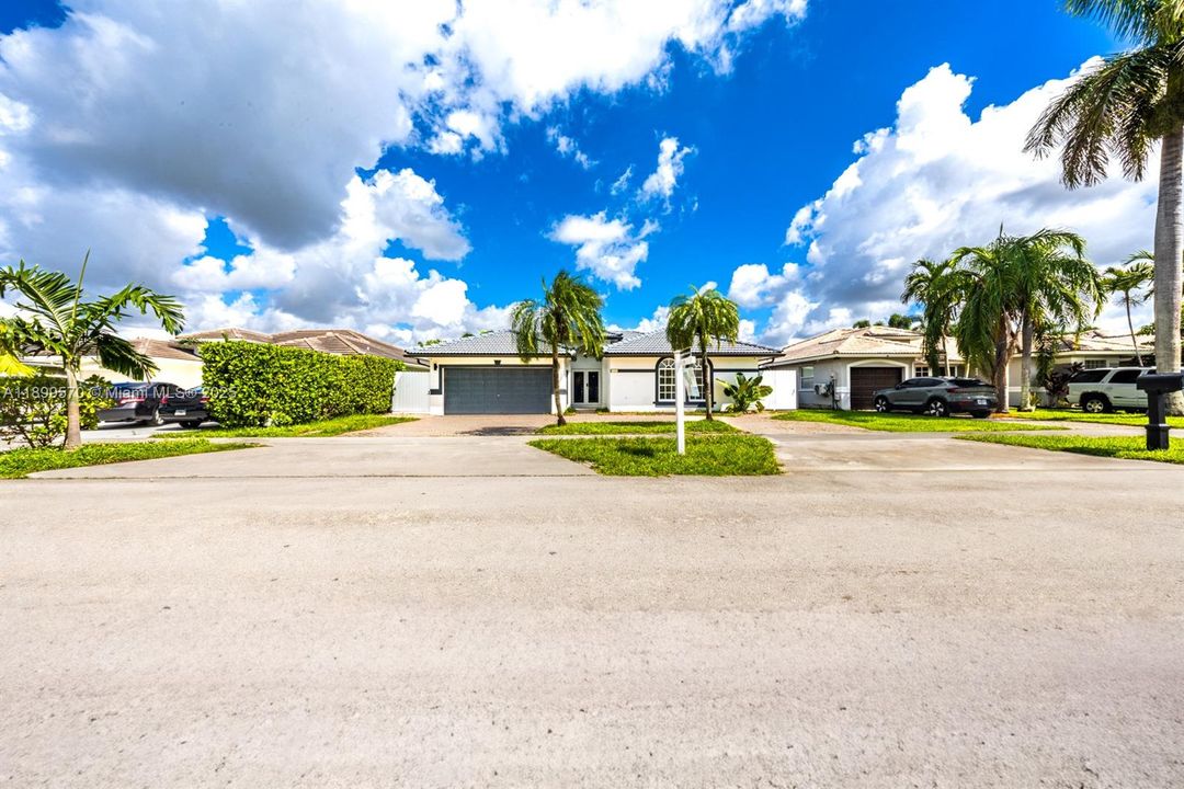 Recently Rented: $5,000 (6 beds, 4 baths, 2367 Square Feet)